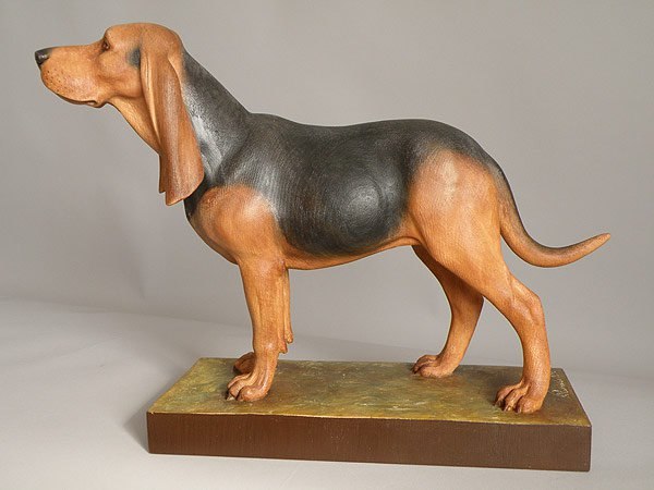 Суперреалистичная скульптура собаки