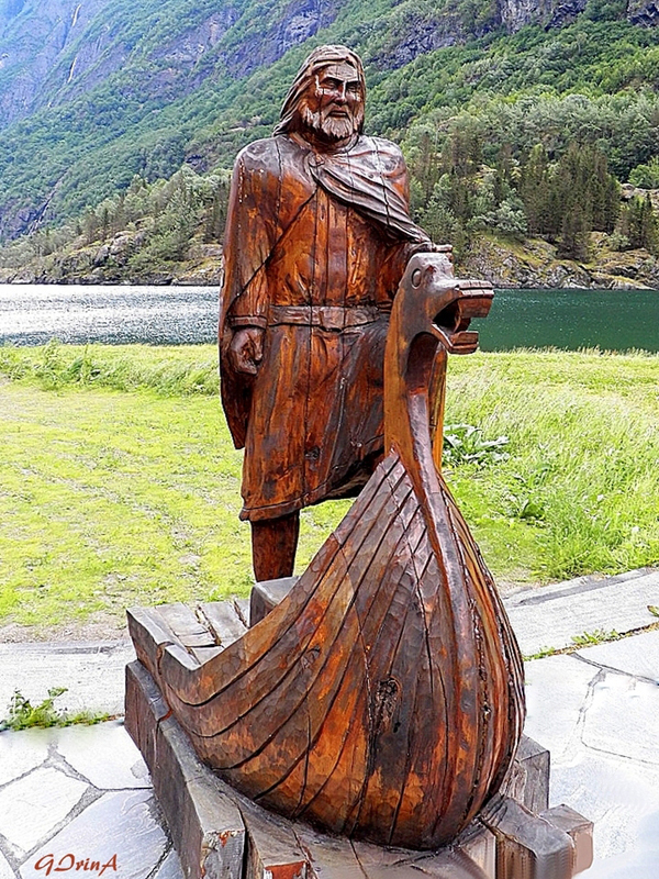 Памятник Викингам. Монументальная Скульптурная резьба