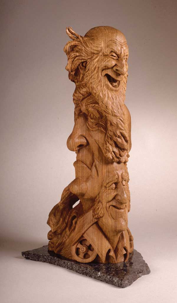 Многоликая скульптура из дерева